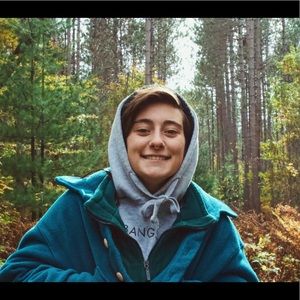 Meet your Posher, Monmonika